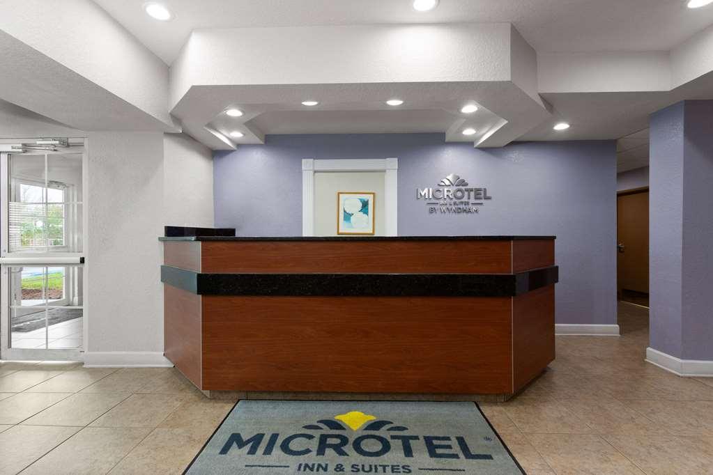 Microtel Inn And Suites - Zephyrhills Intérieur photo